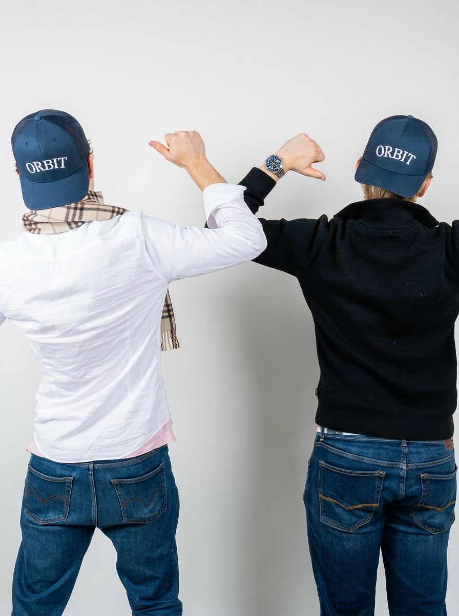 Vennegjeng med caps